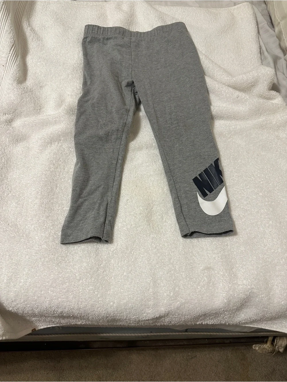 Nike toddler girls Logo Leggings gray size 3T